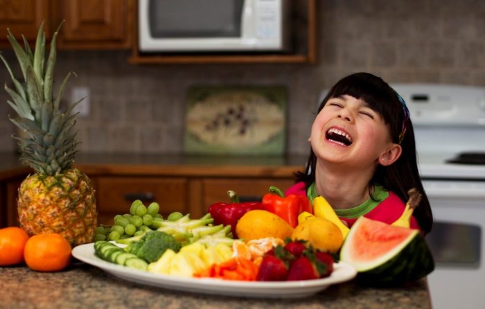 Simple ways to include fruits in your kids daily diet
